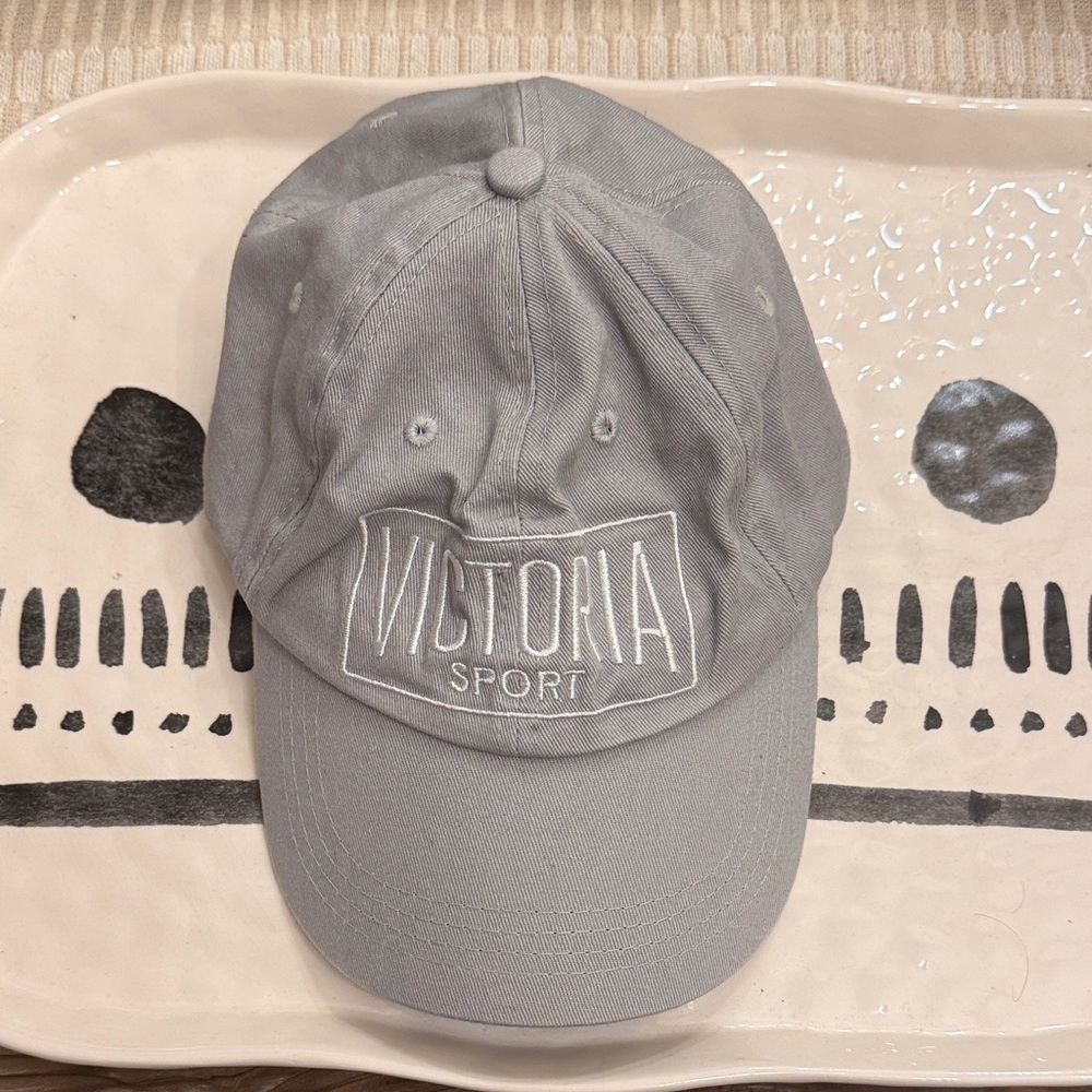 Victoria Sport Gray Cap